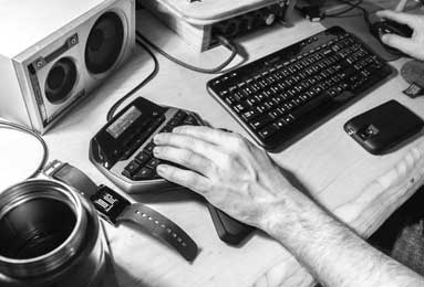 曼联拒绝为26岁中场砸1亿，这背后藏着拉爵怎样的引援底牌