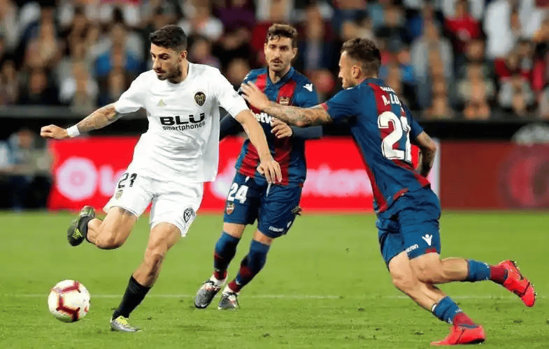 西甲保级战火重燃：埃尔切主场死磕西班牙人